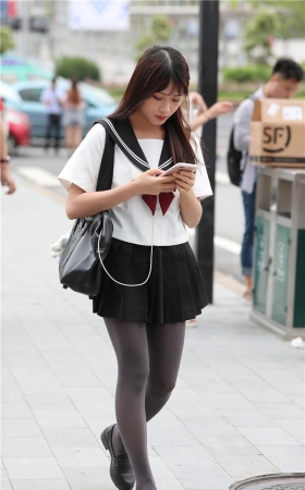 灰色丝袜jk校服美眉3A182[28P-187M]