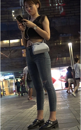 短发妹子