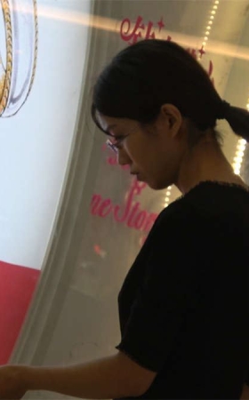 黑丝售货员