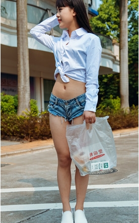 牛仔月牙单车美女(88P)