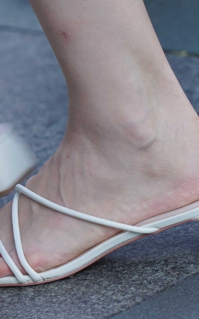 长腿美眉 [15P]