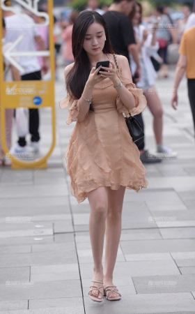 连衣裙美女 [12P]