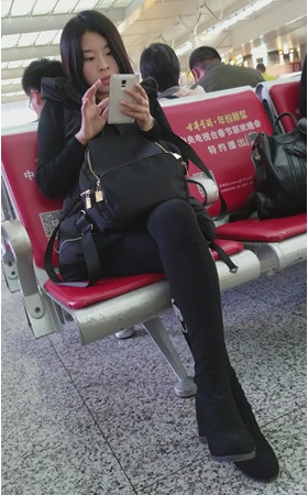 黑色高靴妹子