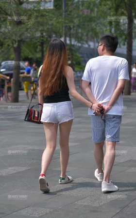 白热裤漂亮女友 [17P]