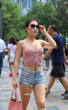 小背心，热裤翘臀，小姐姐 [27P]