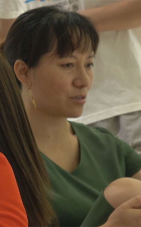 绿色长裙韵妇长肉丝试穿高跟鞋