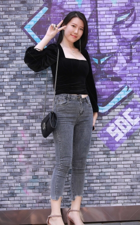 清秀牛仔裤美女 [19P]
