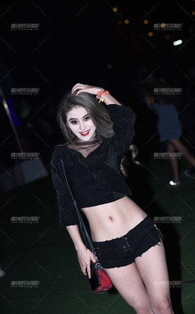 脸上擦的好白 [18P]