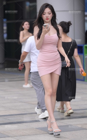 粉裙美女 [22P]