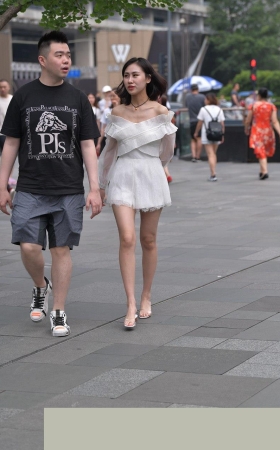 纯洁的美腿女友3A3374[827M]