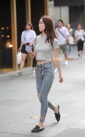 漂亮牛仔美眉 [27P]