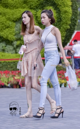 紧衫紧裤包裹凹凸有致性感好身材 [15P]