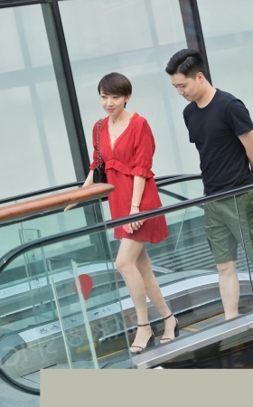 长腿丰乳短发美女3A2553[281M]