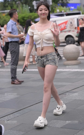 搭讪清纯学生妹 [20P]