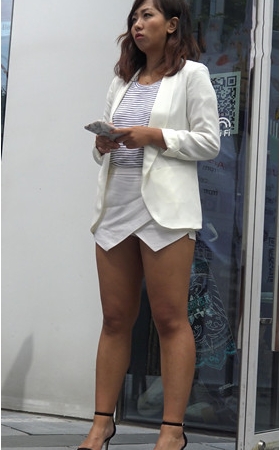 丰腴白衣黑妹