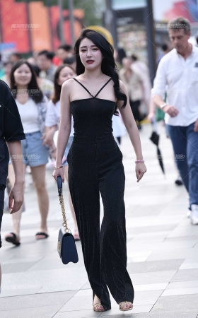 美女 [11P]