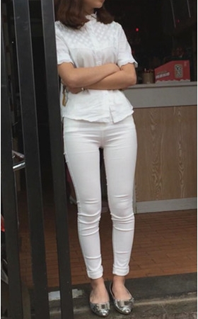白裤妹子