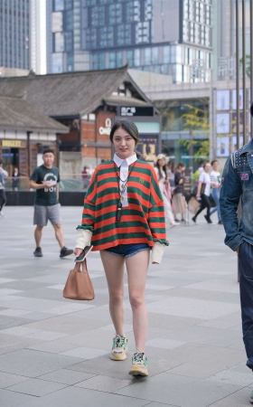 甜美青春牛仔短裤