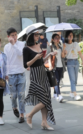 高冷艳丽美女 [14P]