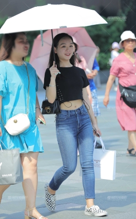 紧牛小妹 [16P]