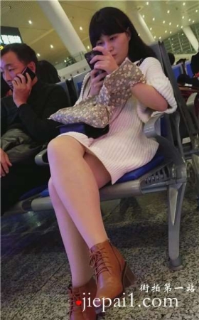 4k-车站候车室拍摄颜值爆表的美腿优雅甜美女神姐姐