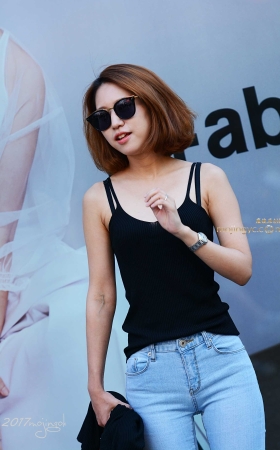 咔喳赛帖 -----紧身牛仔 永恒魅力 [22P]