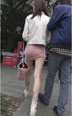 粉色包臀裙红唇美女美女