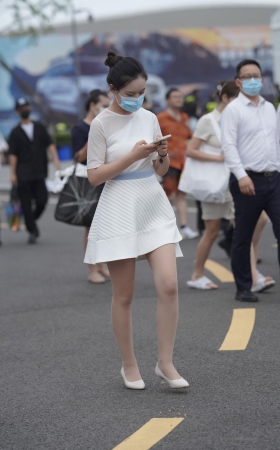 礼仪小姐姐下班后