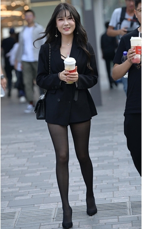 黑丝美女(130P)
