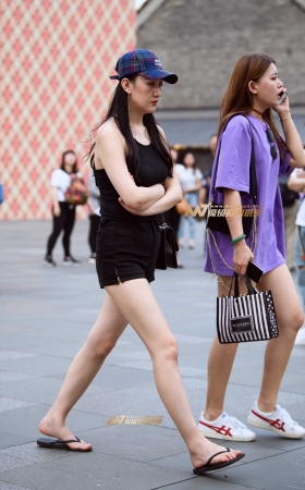 大长腿就是你穿拖鞋的理由 [13P]