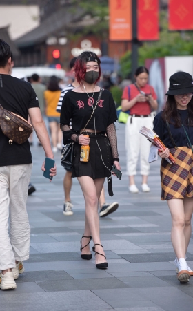 短裙美女