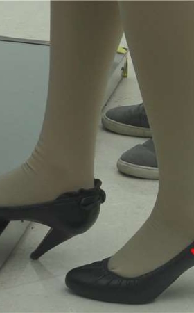 4k-肉丝美女高跟OL制服汽车销售员，各种局部特写看个够