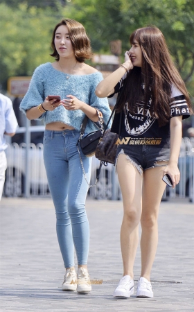 牛仔热裤凸显性感美臀 [23P]