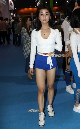 小姐姐玩健身 [24P]