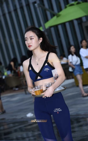 推销新品啤酒的妹妹 [23P]