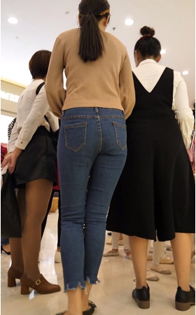 牛仔裤小妹