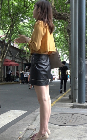 黑色皮裙小姐姐