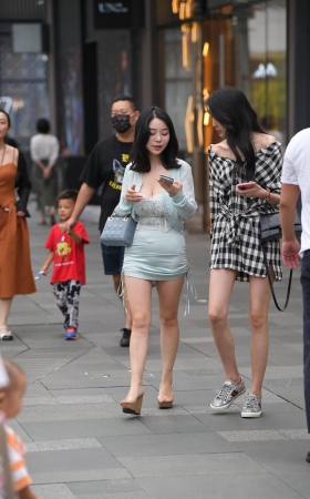 看见了什么