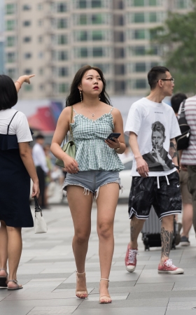 短裤美女