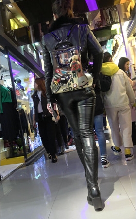 紧身皮裤美女