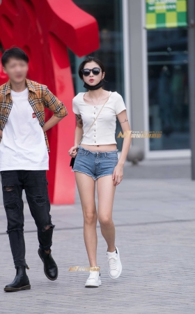 清新的热裤美腿MM [14P]