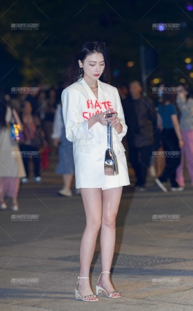 时尚美腿小姐姐 [14P]