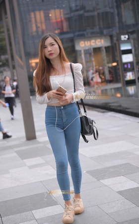 紧牛美少女 [24P]