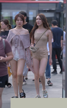 这热裤，特显腿长3A332[393M]