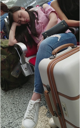 休息的女孩