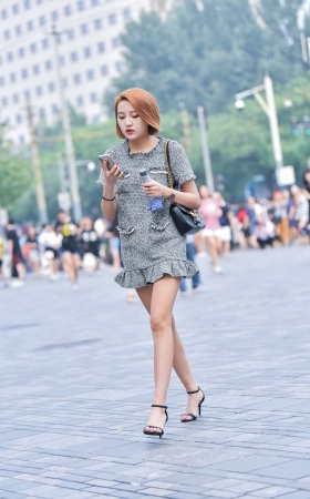 超长美腿短发美女