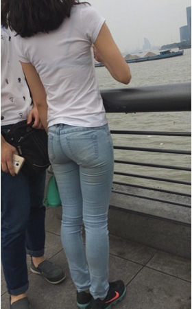 牛仔裤妹子