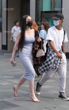 性感的长裙小姐姐 [19P]