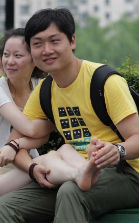 No1388 一脸幸福，是因为小脚都被男人细心把玩