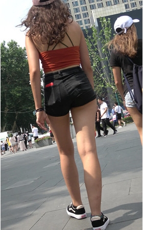黑色热裤国外妹子